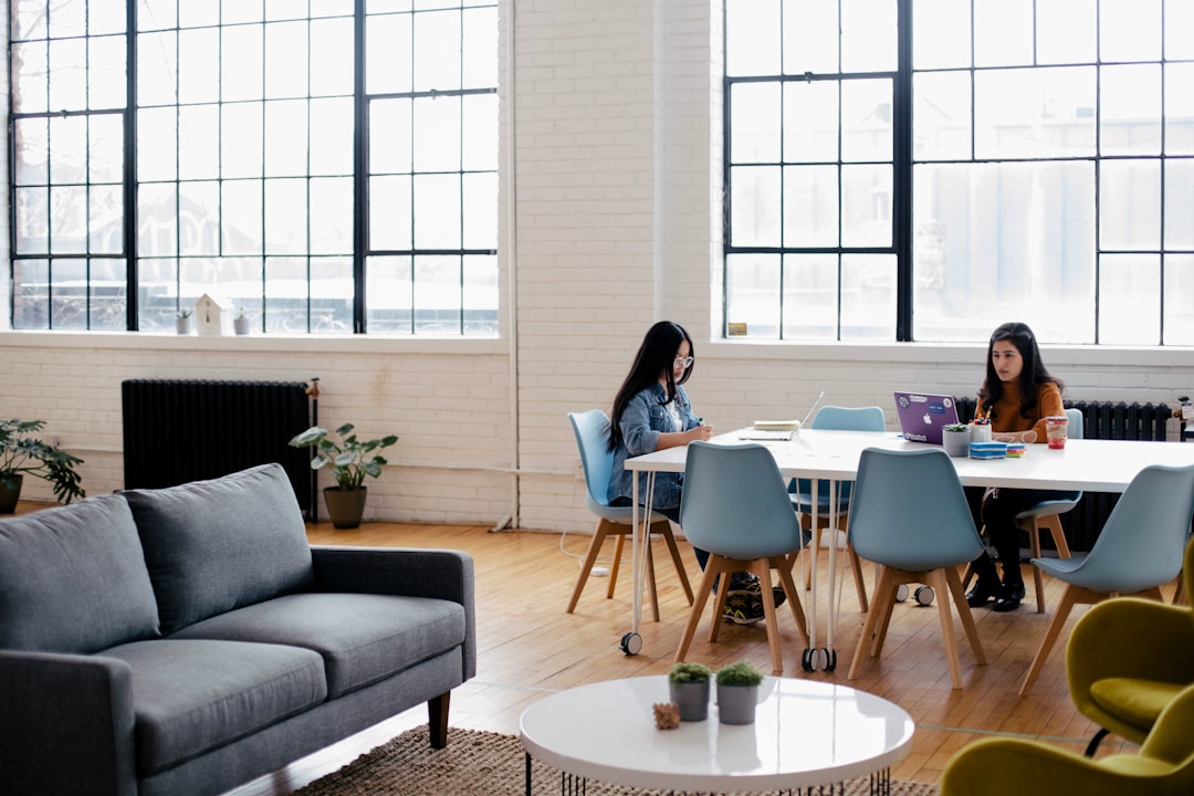 The Art of Home Decor: Blending Luxury with Budget-Friendly Finds The Art of Home Decor: Blending Luxury with Budget-Friendly Finds